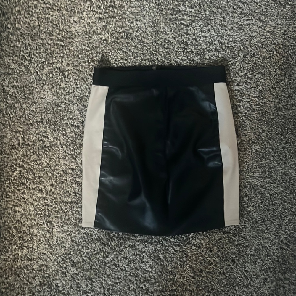 Mason size 0 leather skirt